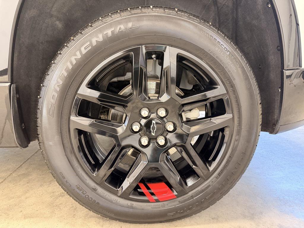 used 2024 Chevrolet Traverse car, priced at $43,991