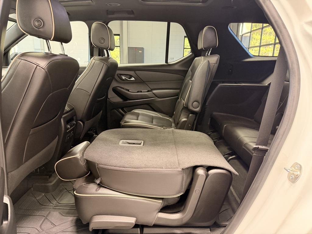 used 2024 Chevrolet Traverse car, priced at $43,991
