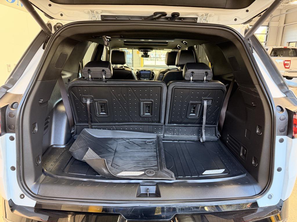 used 2024 Chevrolet Traverse car, priced at $43,991
