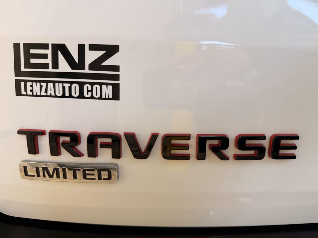 used 2024 Chevrolet Traverse car, priced at $43,991
