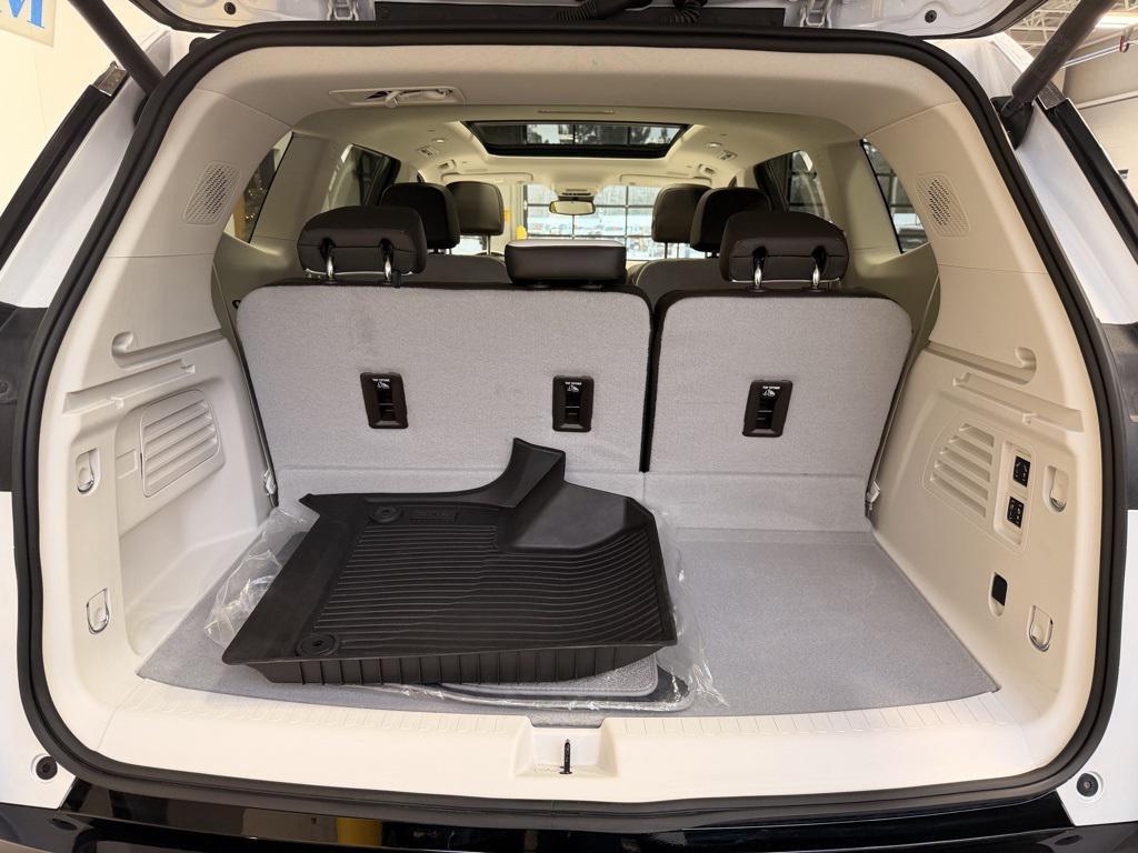 used 2024 GMC Acadia car, priced at $48,991