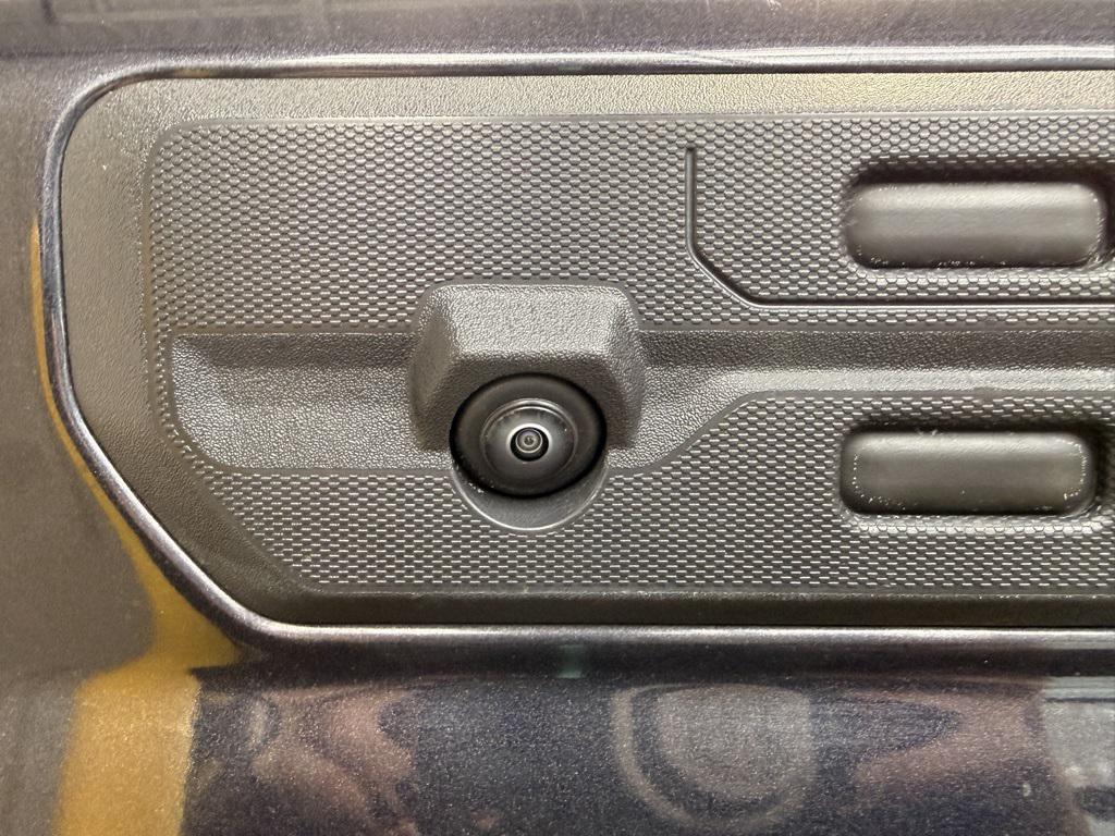 used 2022 GMC Sierra 1500 car, priced at $32,498