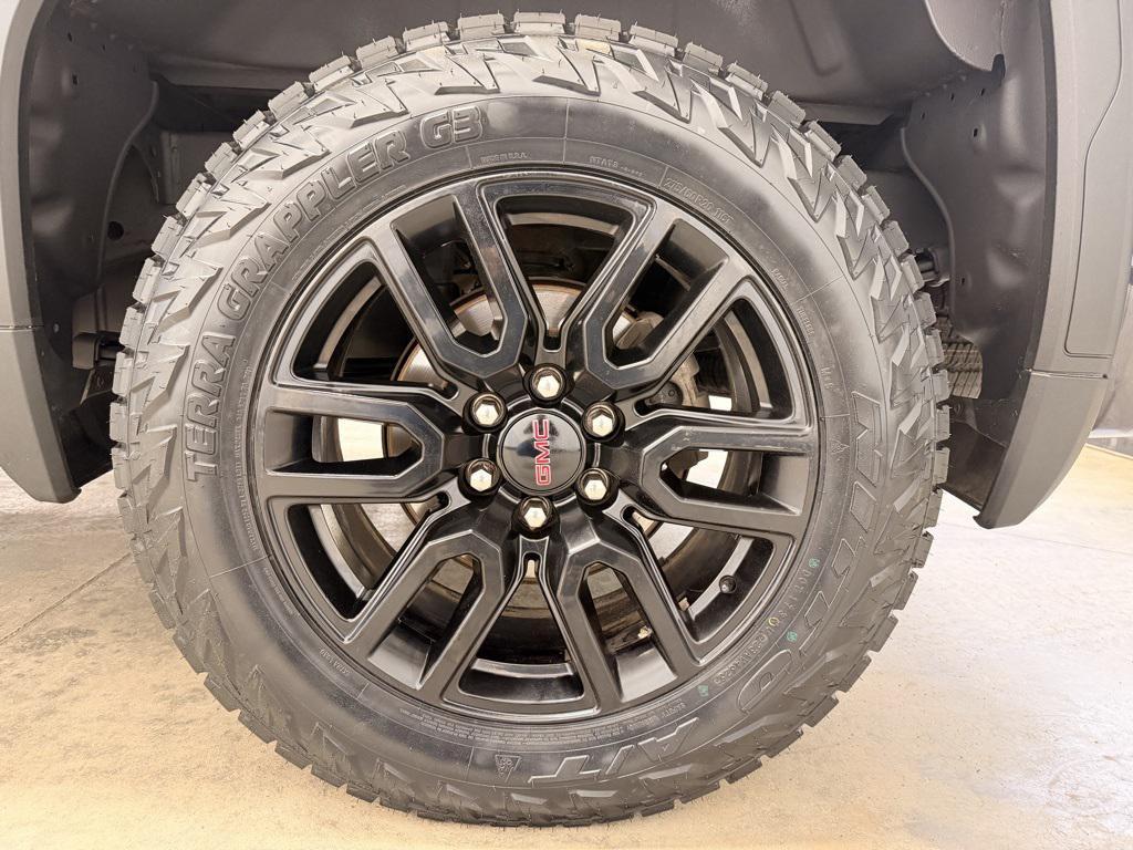 used 2022 GMC Sierra 1500 car, priced at $32,498