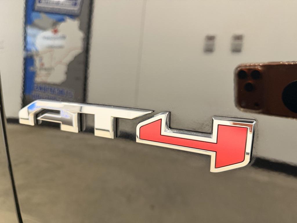 used 2024 GMC Yukon car, priced at $65,997