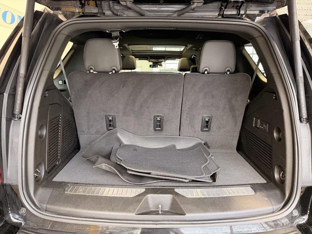 used 2024 GMC Yukon car, priced at $65,997