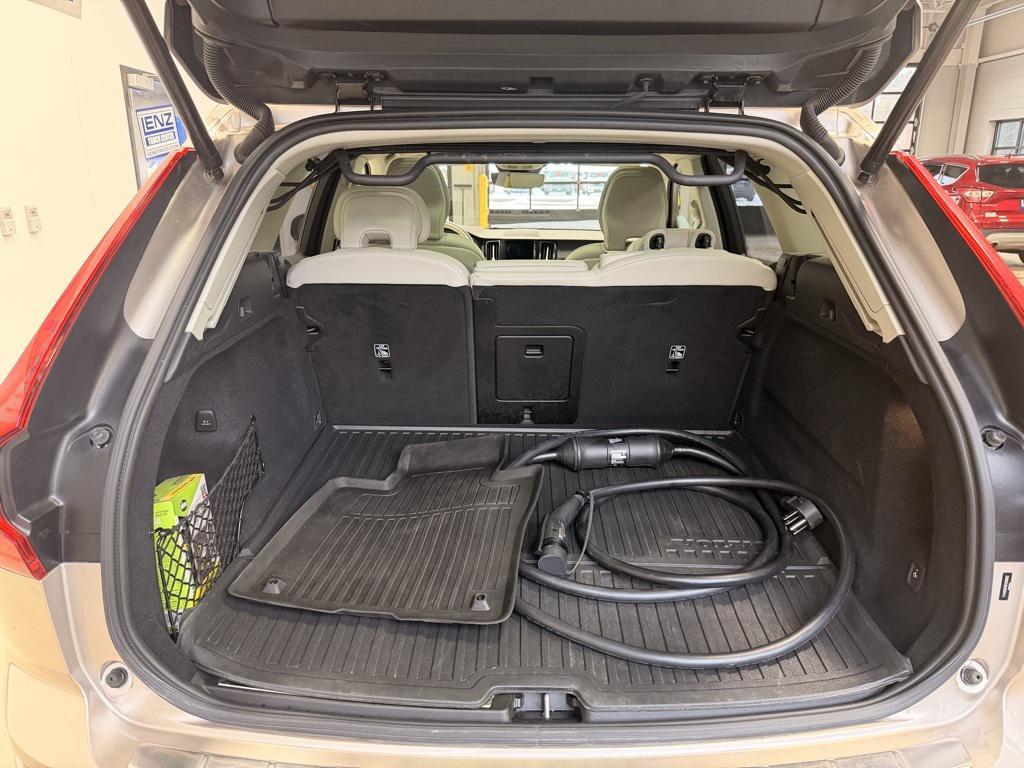 used 2024 Volvo XC60 Recharge Plug-In Hybrid car, priced at $47,998
