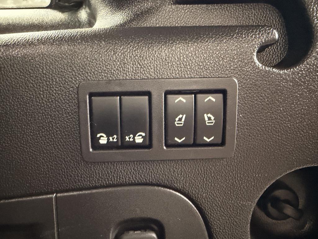 used 2019 GMC Yukon XL car, priced at $31,998