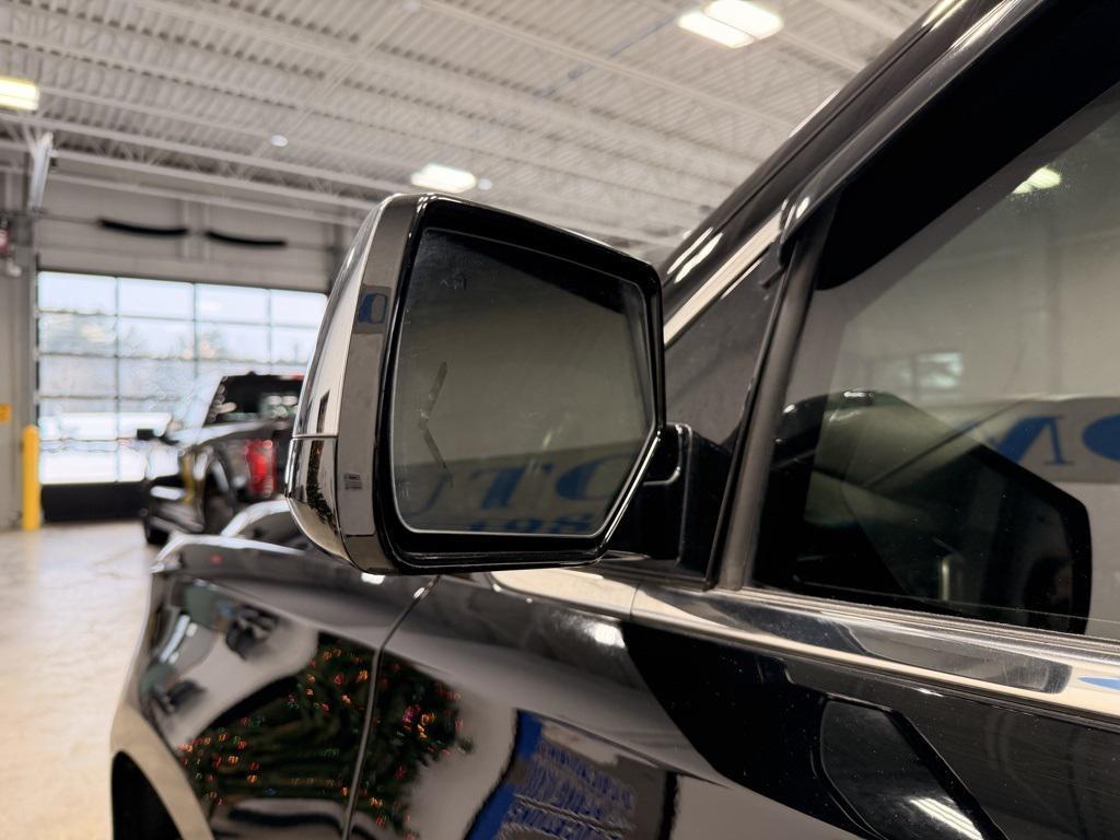 used 2019 GMC Yukon XL car, priced at $31,998