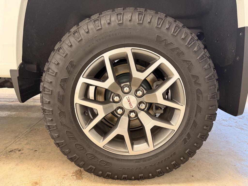 used 2021 GMC Canyon car, priced at $27,497