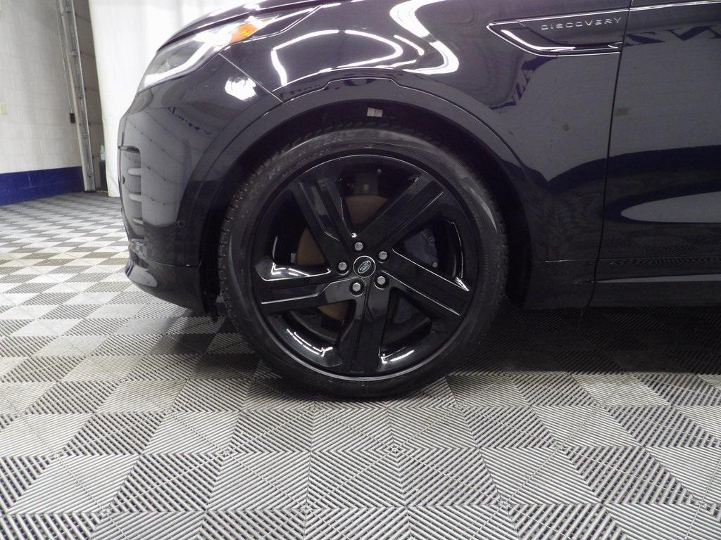 used 2024 Land Rover Discovery car, priced at $53,900