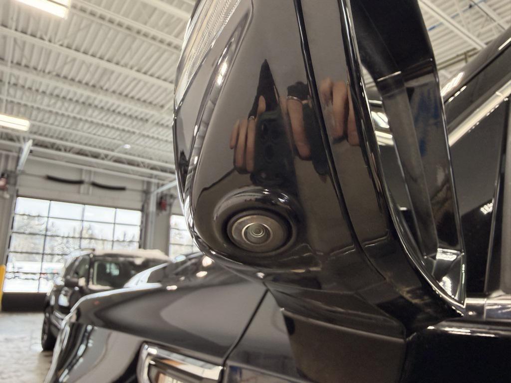 used 2021 GMC Yukon car, priced at $34,892