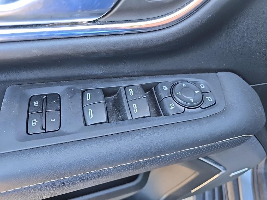 used 2023 GMC Yukon XL car, priced at $55,498