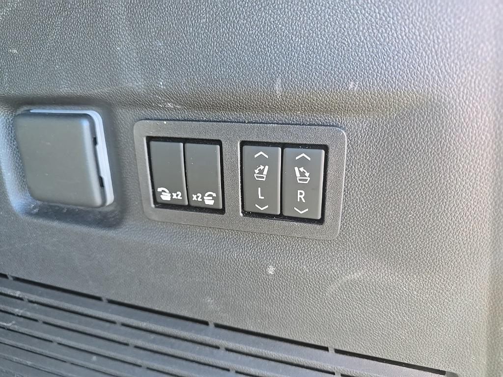 used 2023 GMC Yukon XL car, priced at $55,498