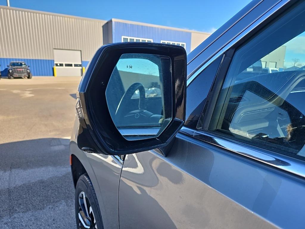 used 2023 GMC Yukon XL car, priced at $55,498