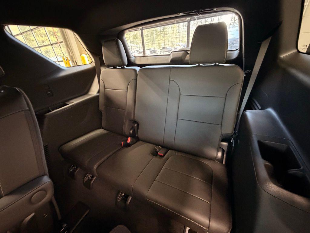 used 2023 Chevrolet Traverse car, priced at $35,997