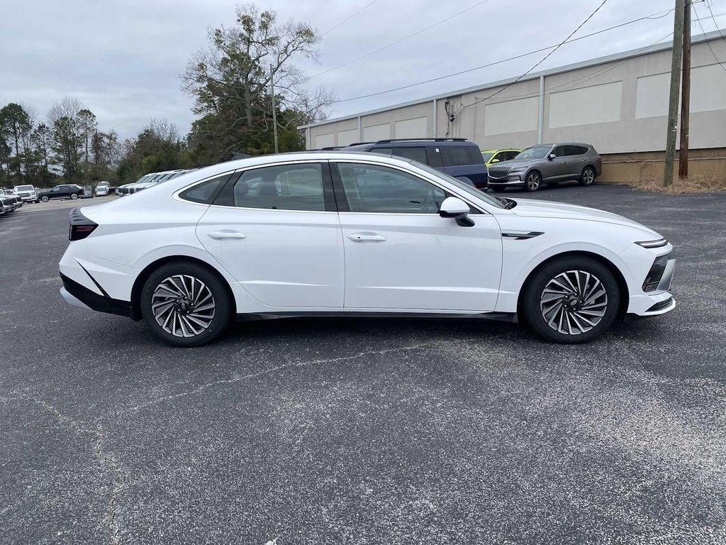 new 2026 Hyundai Sonata Hybrid car, priced at $33,907