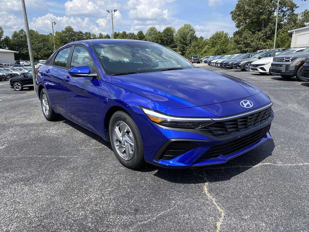 new 2025 Hyundai Elantra car, priced at $21,047
