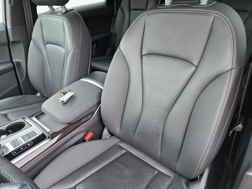 used 2025 Audi Q7 car, priced at $47,230