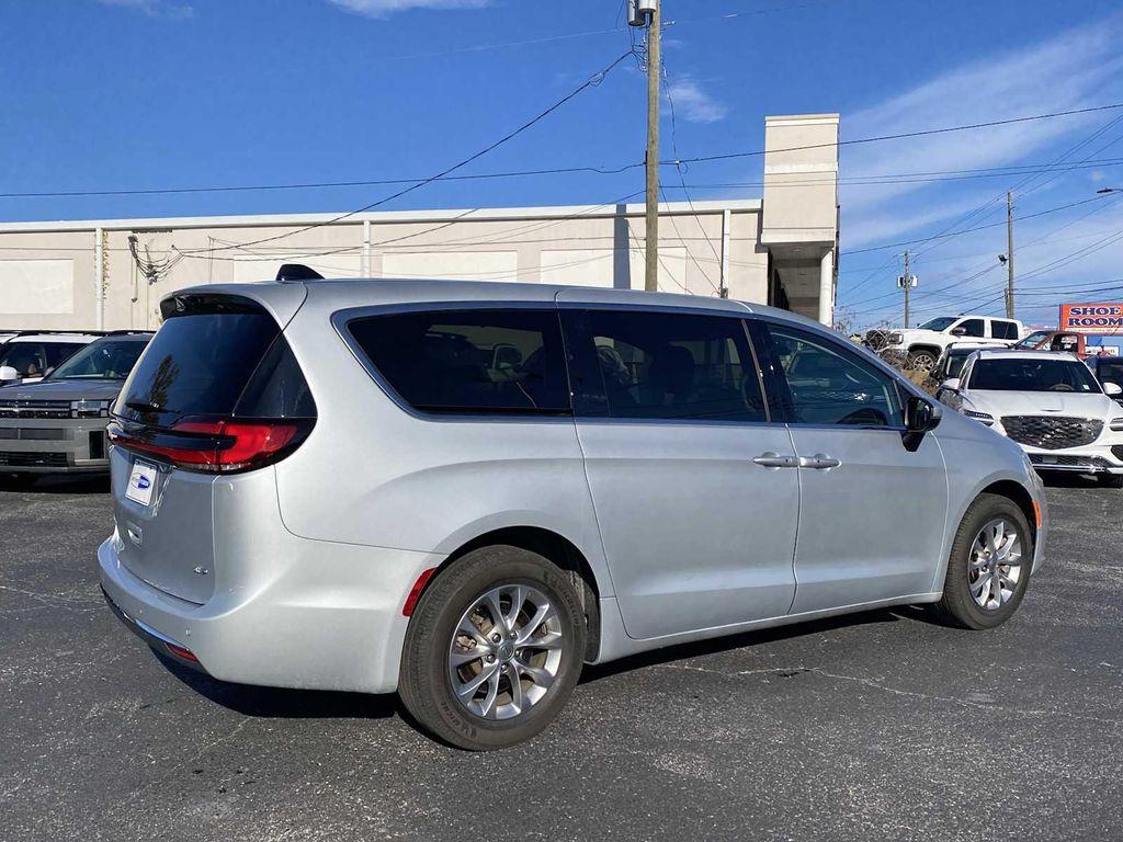 used 2023 Chrysler Pacifica car, priced at $25,900