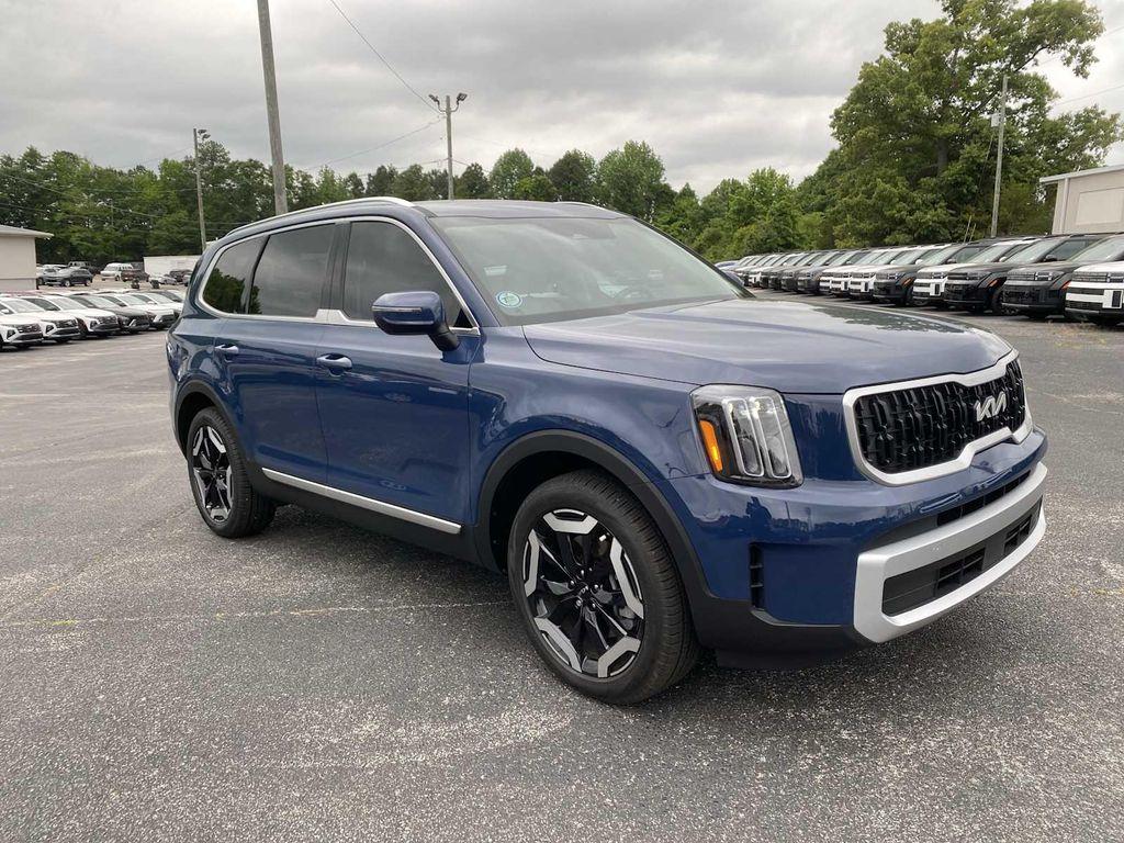 used 2025 Kia Telluride car, priced at $38,899