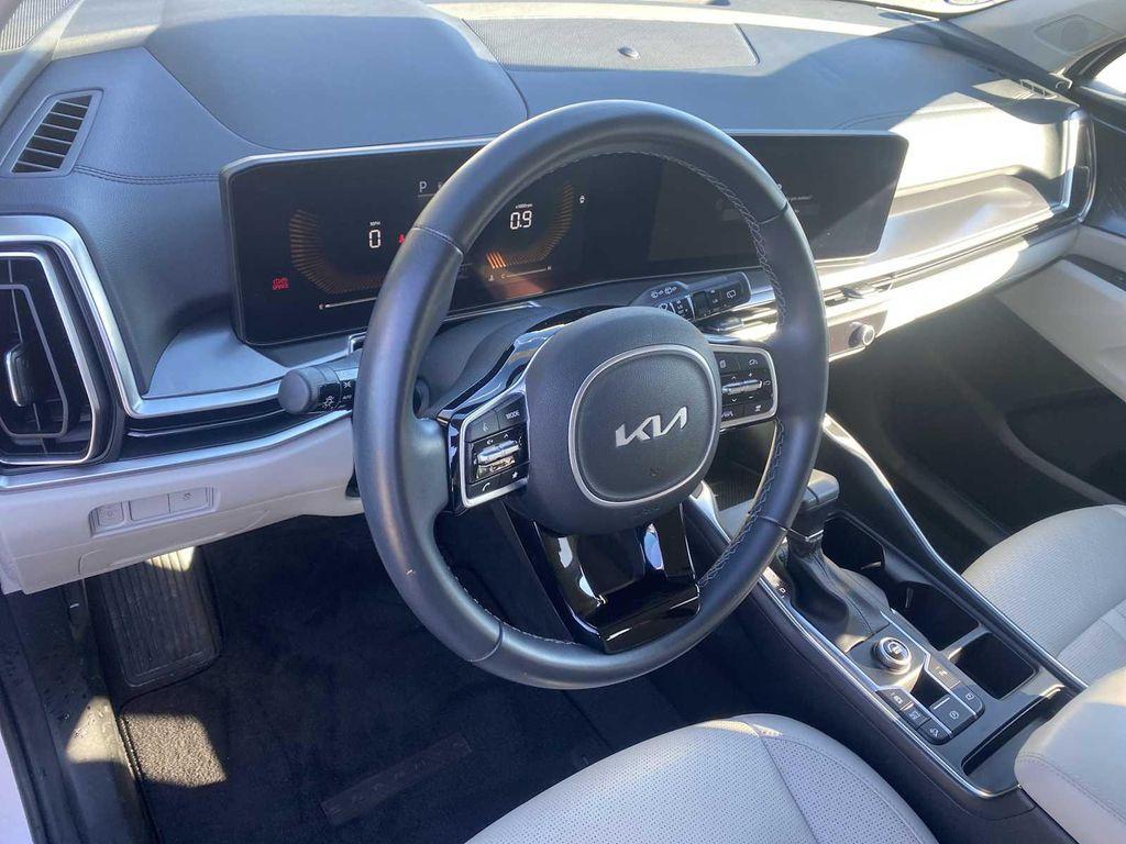 used 2024 Kia Sorento car, priced at $28,988
