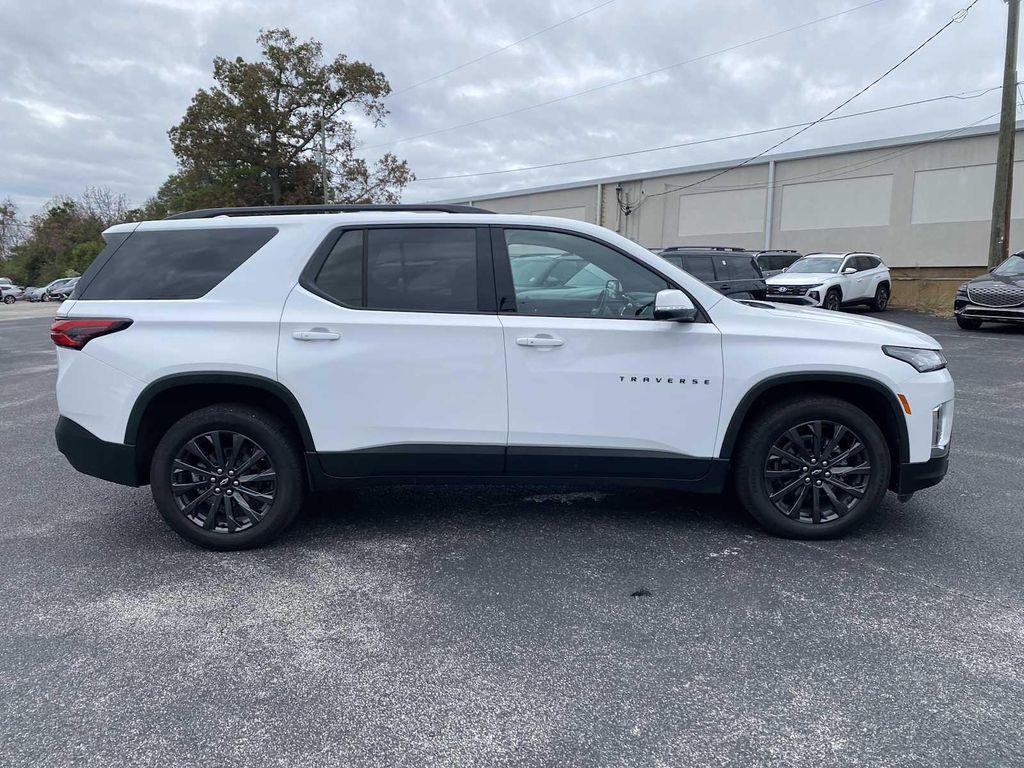 used 2022 Chevrolet Traverse car, priced at $30,800
