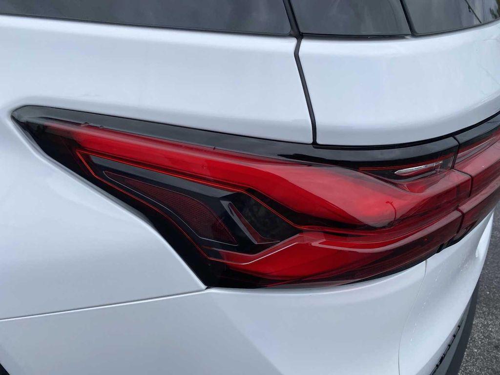 used 2022 Chevrolet Traverse car, priced at $30,800