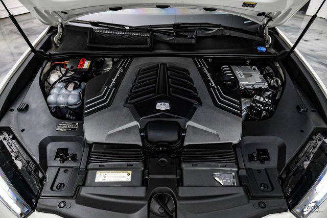 used 2022 Lamborghini Urus car, priced at $220,385