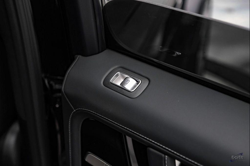 Mercedes-Benz G-Class view 99