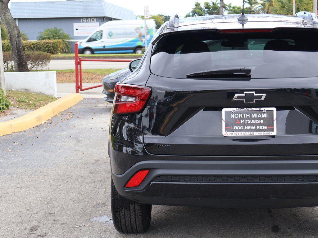 used 2024 Chevrolet Trax car, priced at $18,990