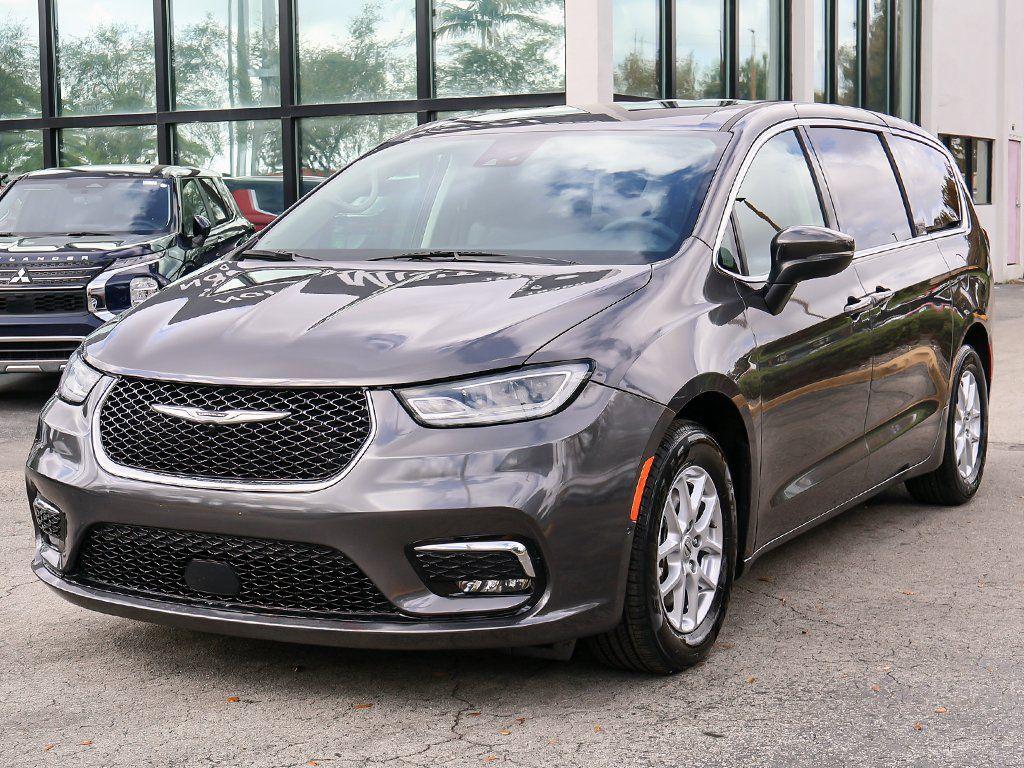 used 2023 Chrysler Pacifica car, priced at $18,990