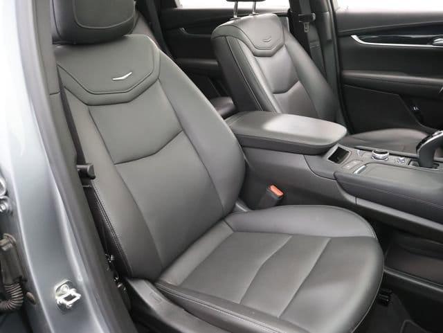 used 2025 Cadillac XT5 car, priced at $42,862