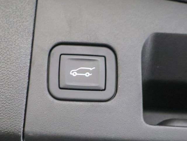 used 2025 Cadillac XT5 car, priced at $42,862