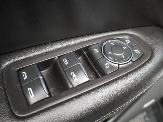 used 2020 Cadillac XT5 car, priced at $20,654