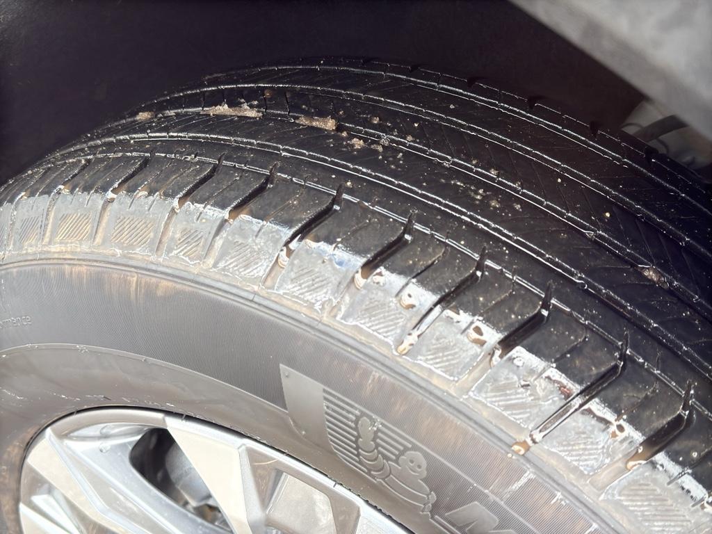 used 2025 Chevrolet Equinox car, priced at $26,299