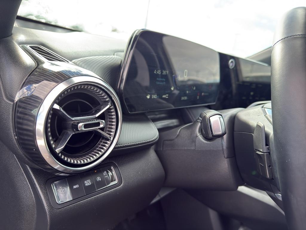 used 2025 Chevrolet Equinox car, priced at $26,299