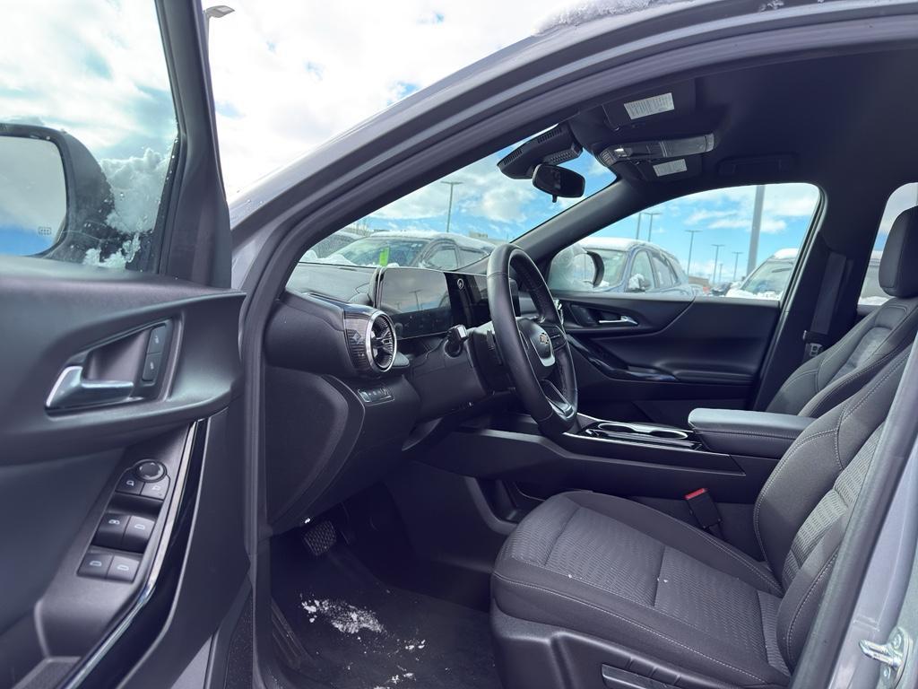 used 2025 Chevrolet Equinox car, priced at $26,299