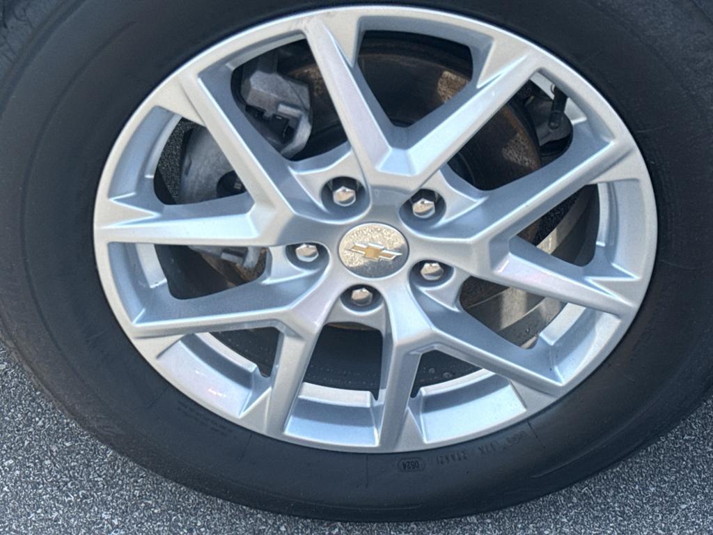 used 2024 Chevrolet Equinox car, priced at $25,495