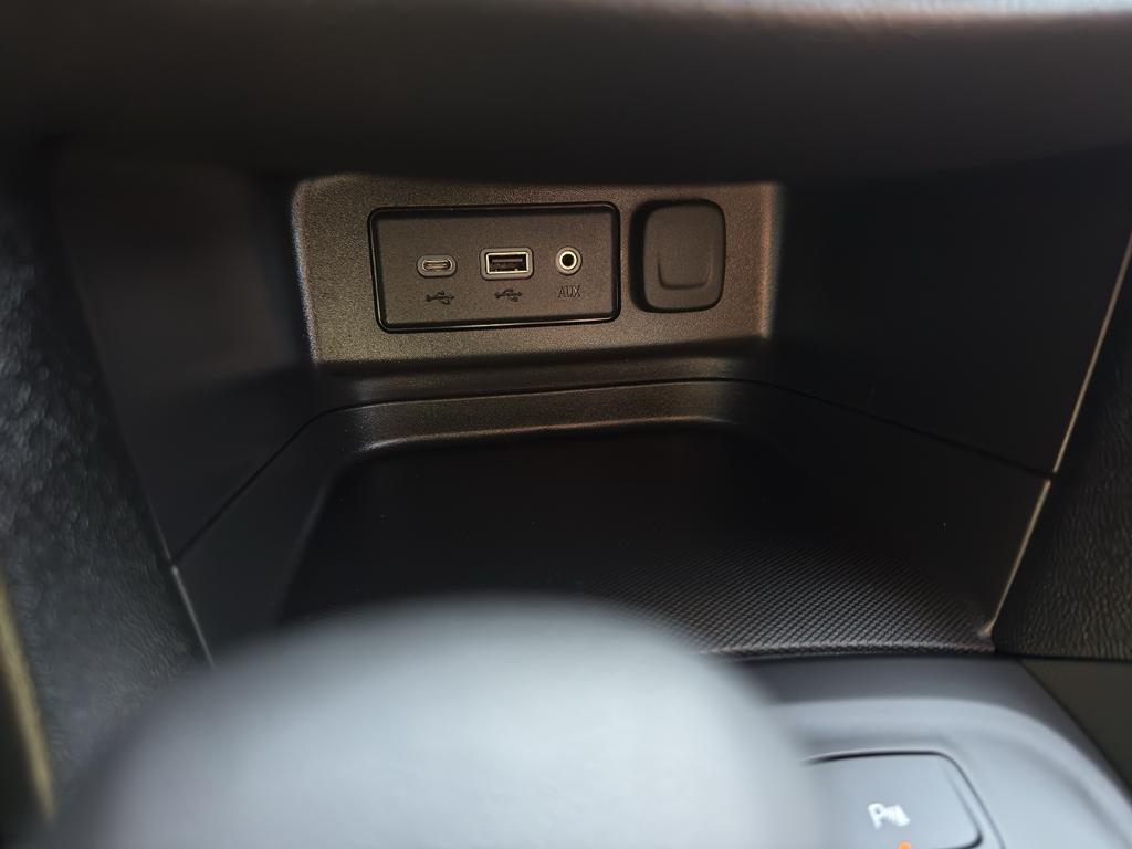 used 2024 Chevrolet Equinox car, priced at $25,495