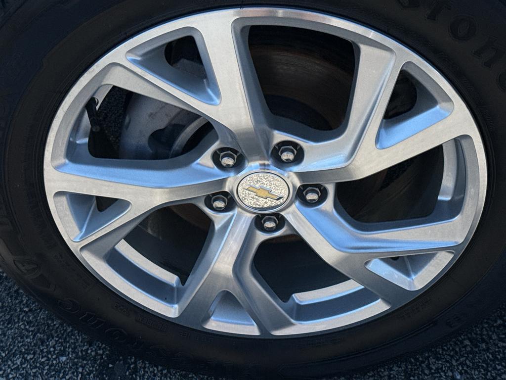 used 2021 Chevrolet Equinox car, priced at $19,289
