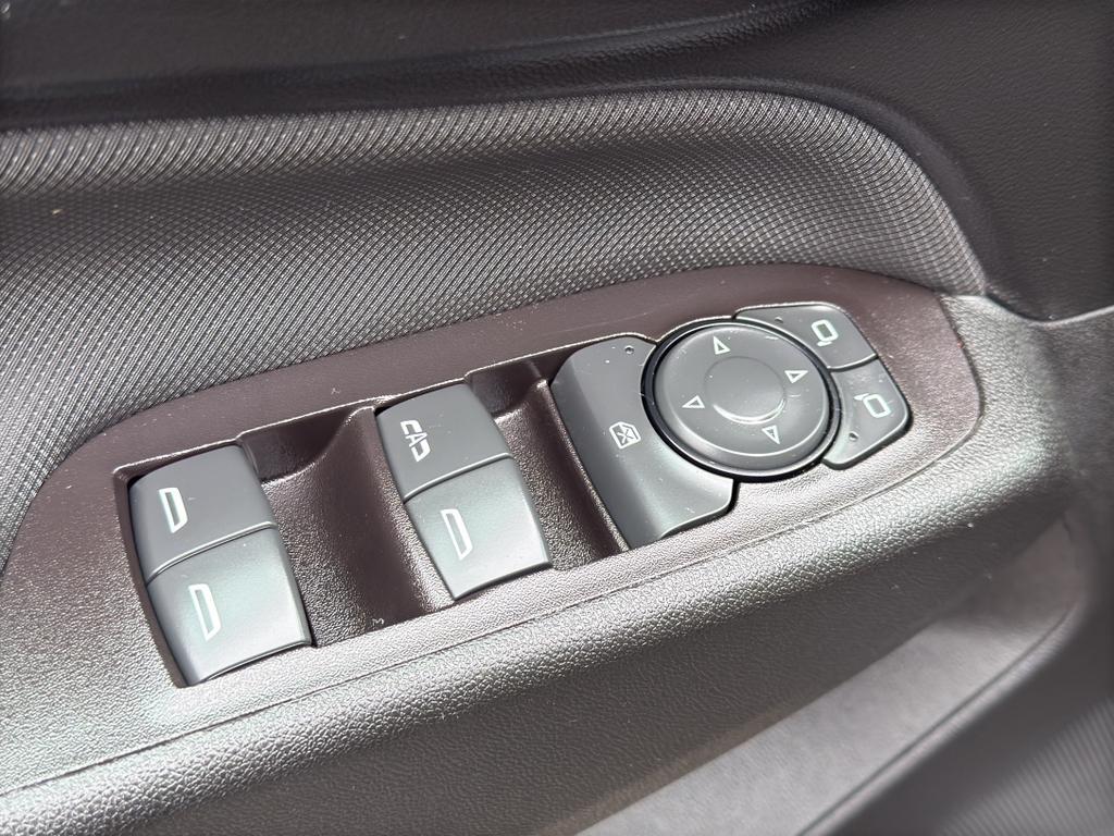 used 2022 Chevrolet Equinox car, priced at $22,499