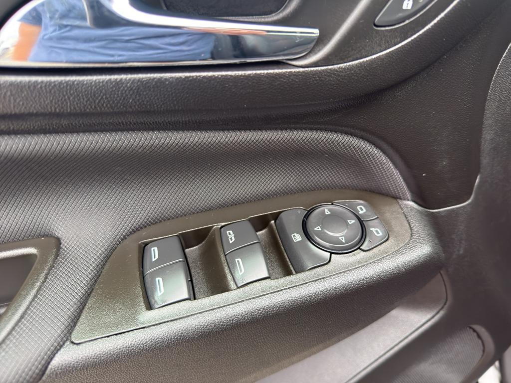 used 2023 Chevrolet Equinox car, priced at $24,089