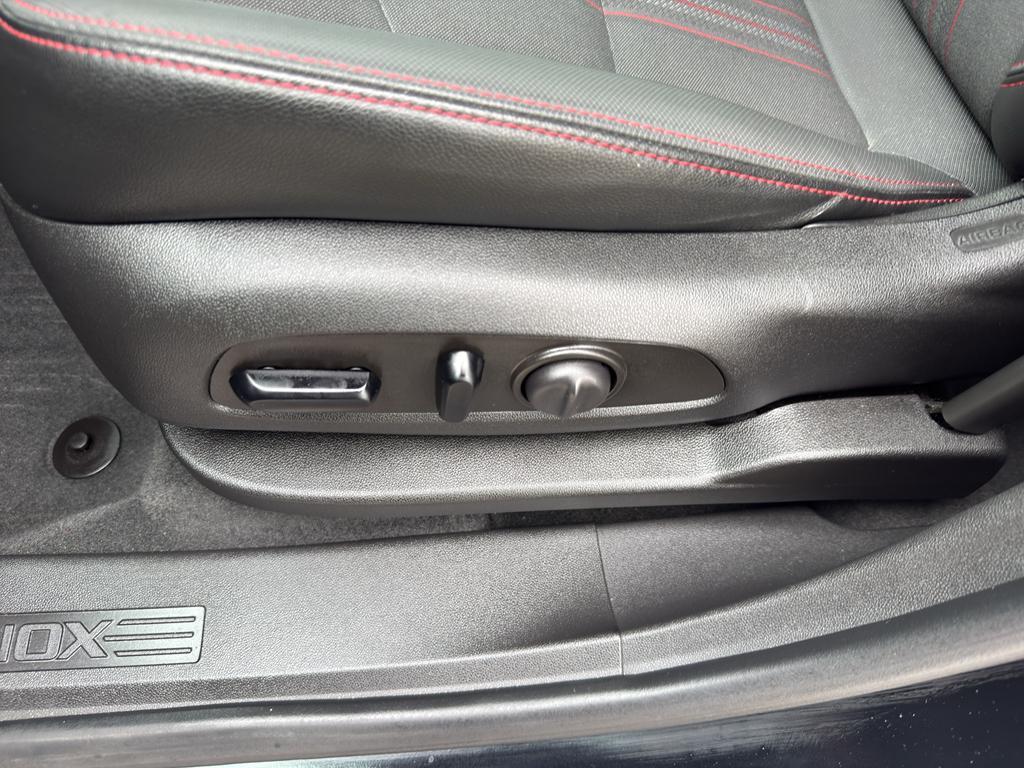 used 2023 Chevrolet Equinox car, priced at $24,089