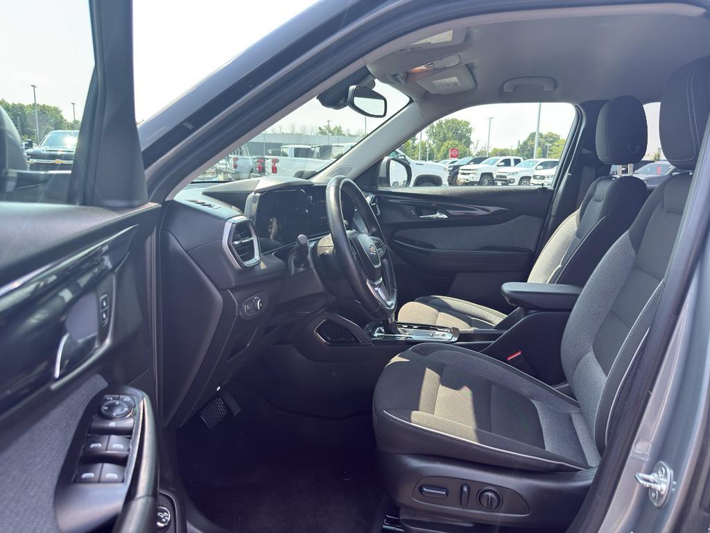used 2024 Chevrolet TrailBlazer car, priced at $23,989