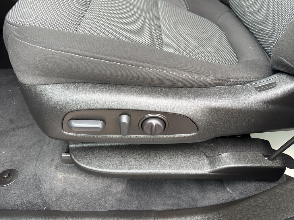 used 2023 Chevrolet Traverse car, priced at $33,795