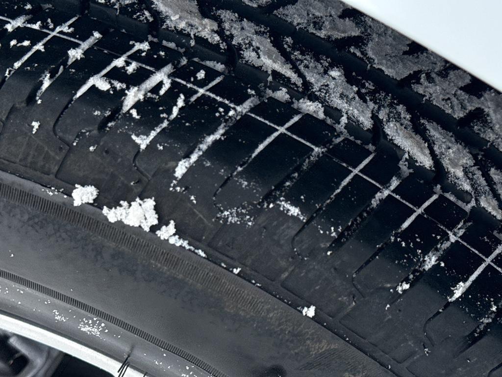 used 2023 Chevrolet Equinox car, priced at $22,695