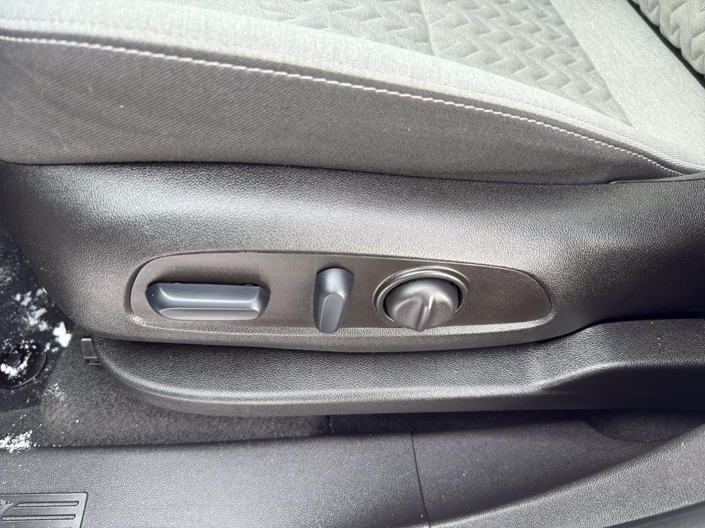 used 2023 Chevrolet Equinox car, priced at $22,695