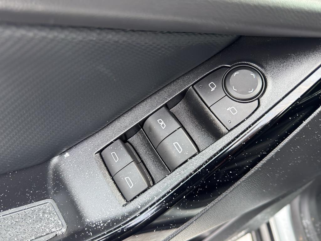 used 2025 Chevrolet Equinox car, priced at $27,995