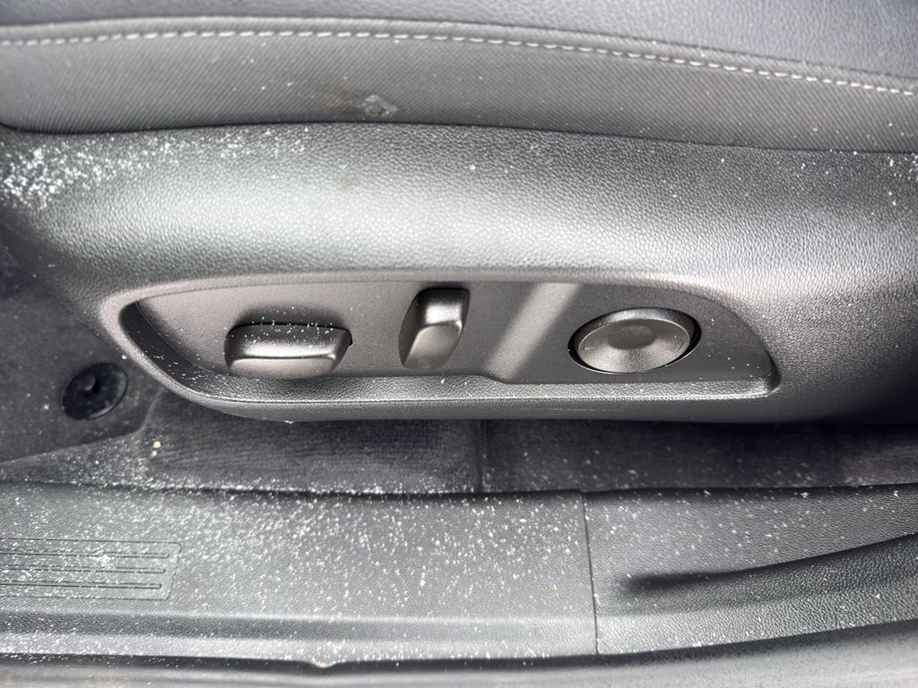 used 2025 Chevrolet Equinox car, priced at $27,995