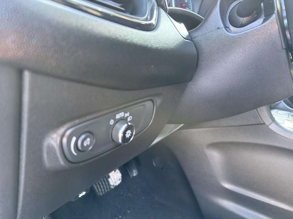 used 2022 Chevrolet Equinox car, priced at $22,399